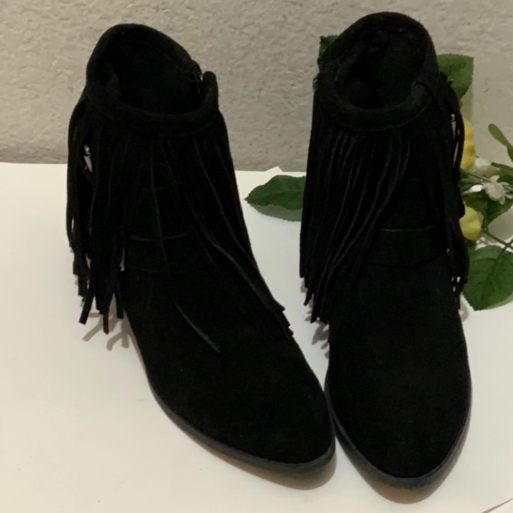 BCBG Capricorn Leather Fringed Bootie, Size  9/ 39